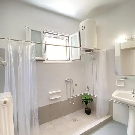 Apartament Panos *